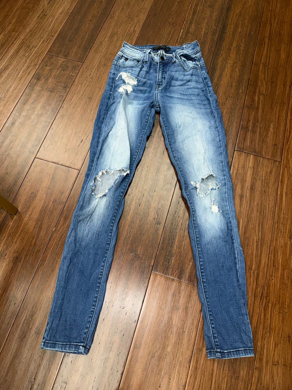 Stylish Women's Kancan Denim Skinny Jeans - Size 1 (24 Waist)